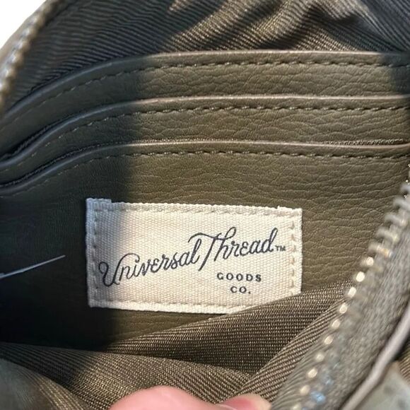 Universal thread small wristlet. - Picture 3 of 3